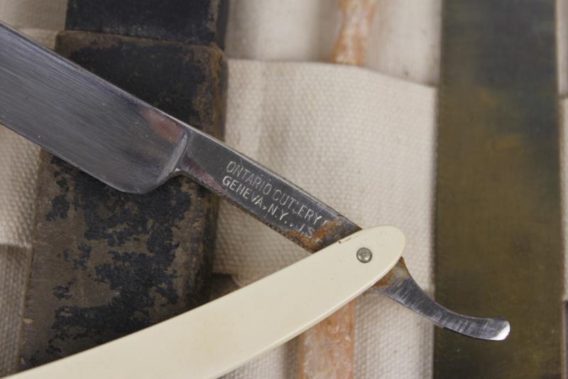 CS Militaria WW2 British Wash Roll Kit & Personal items