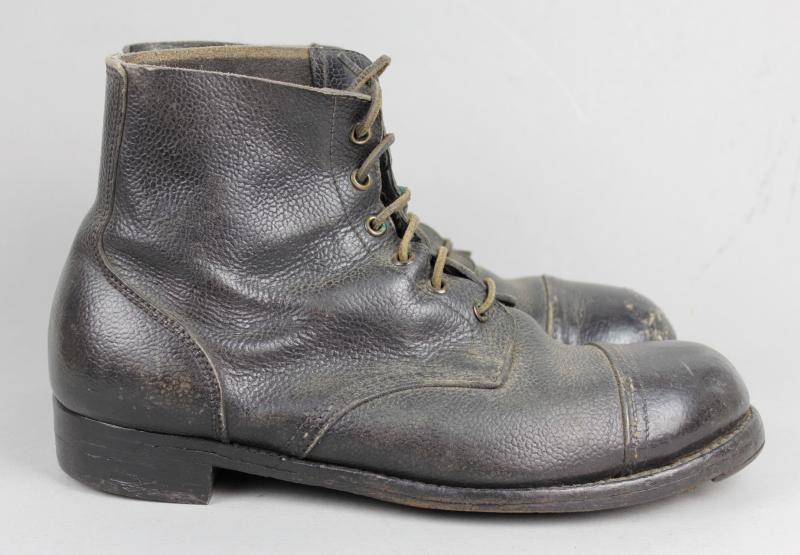 cs-militaria-ww2-british-ankle-boots-1942-mannequin-used