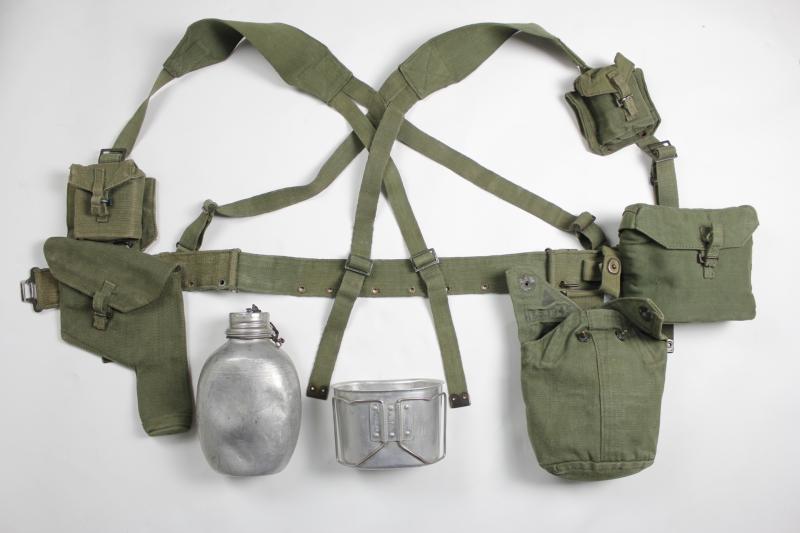 WW2 British 1944 Pattern Officers Webbing Equipment Set