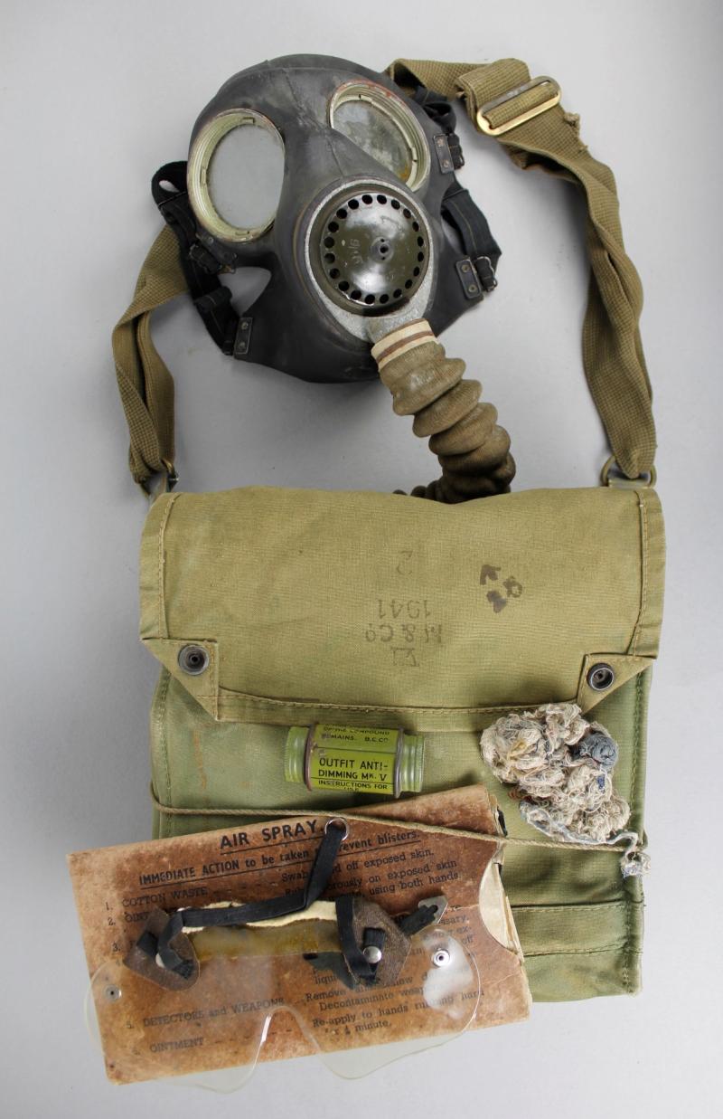 WW2 British Gas Mask & Haversack 1940/41