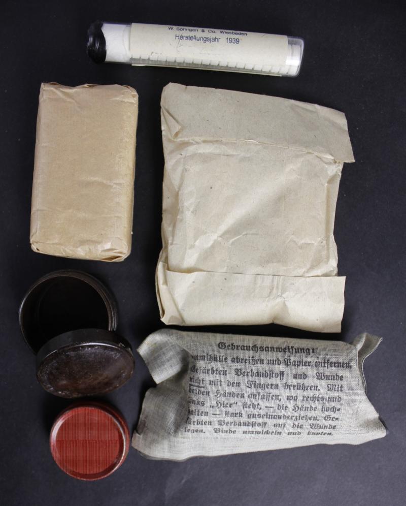 CS Militaria WW2 German Grouping Of Medical Items