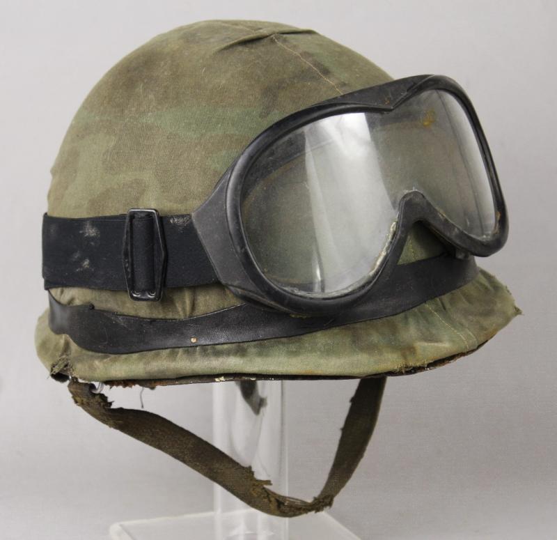 1982 Falklands War Argentinian Camouflage Helmet With Goggles