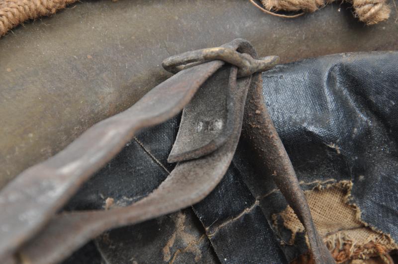 WW1 British Brodie Helmet With Hessian Camouflage Cover