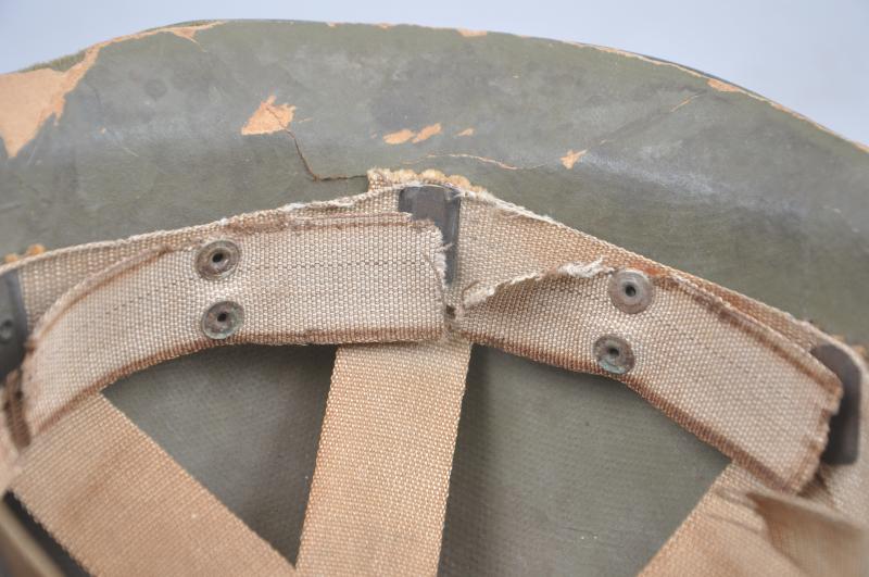 WW2 US Fixed Bales , Front Seam M1 Helmet With Hawley Liner