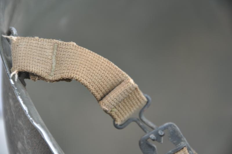 WW2 US Fixed Bales , Front Seam M1 Helmet With Hawley Liner