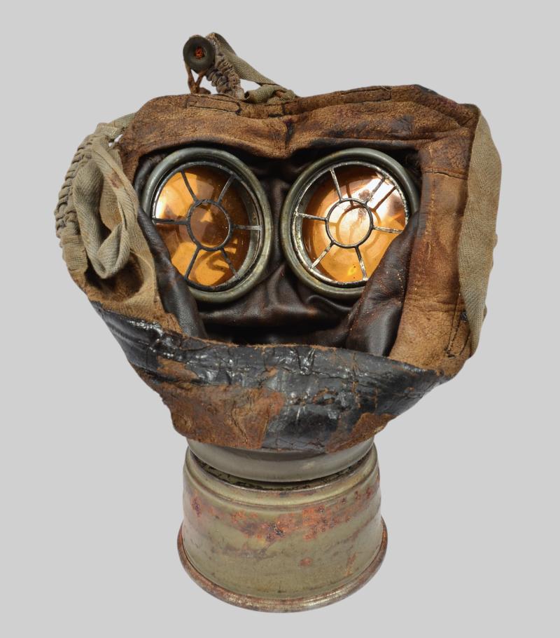 WW1 German Ledermaske / Gas Mask 1918