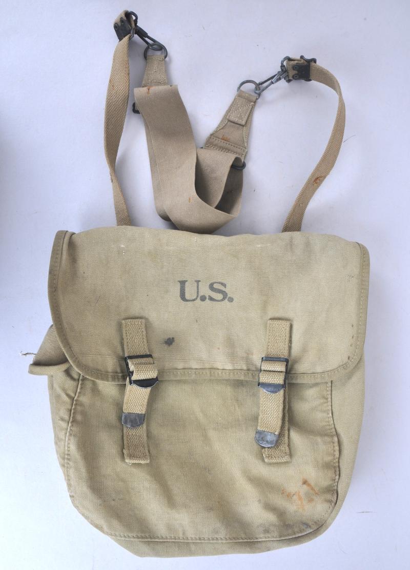 WW2 US Musette Bag 1943 With Carrying Strap