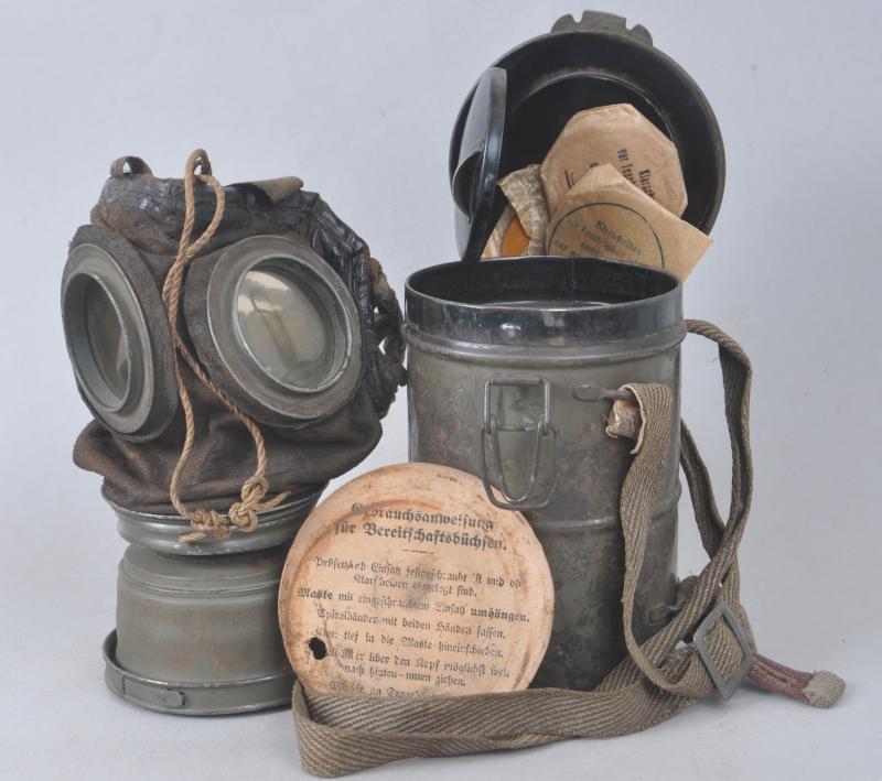 WW1 German Gas Mask Complete With Original Carrying Straps & Schnappdeckel Smoke/Arsenic Filter