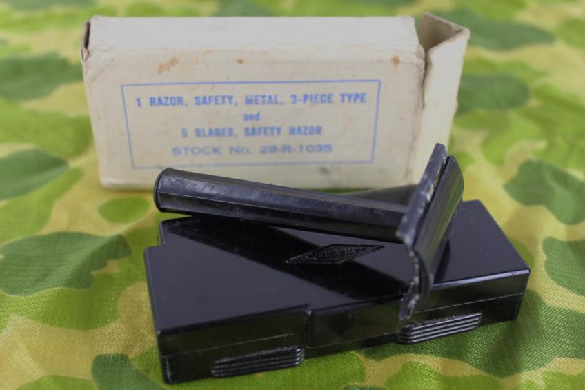 CS Militaria | WW2 US ' Gillette' Safety Razor In Original Box With One ...