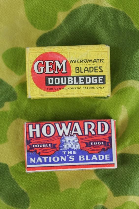 WW2 US Razor Blade Boxed Pair 