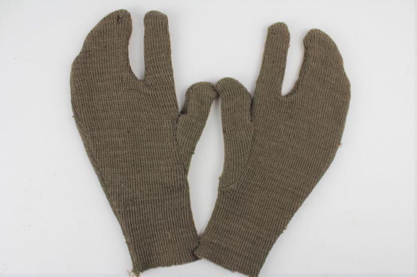 WW2 US Woollen Gloves With Trigger Finger 